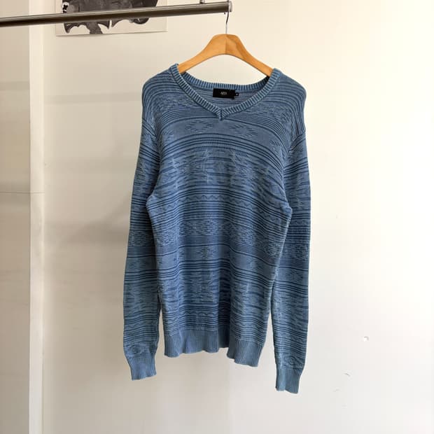 AZUL 브이넥 니트