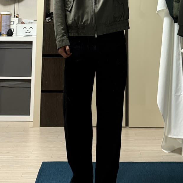 벨리에 트루 레귤러 데님 팬츠 - 페인티드 블랙