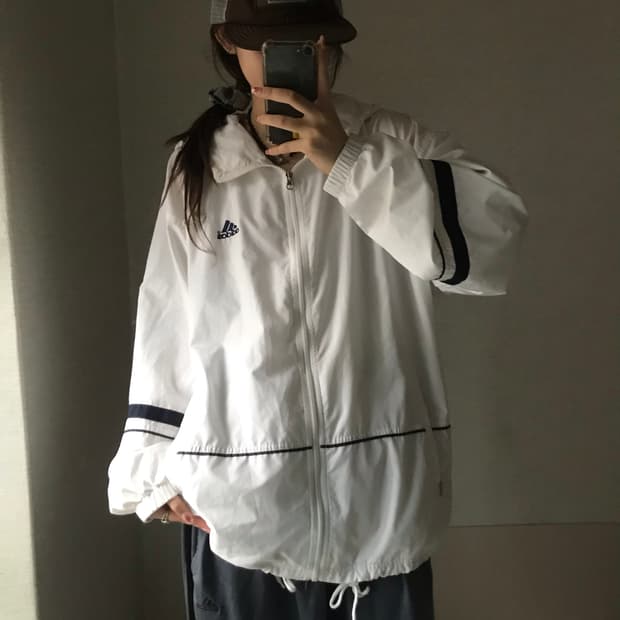 아디다스 90s 화이트 바람막이