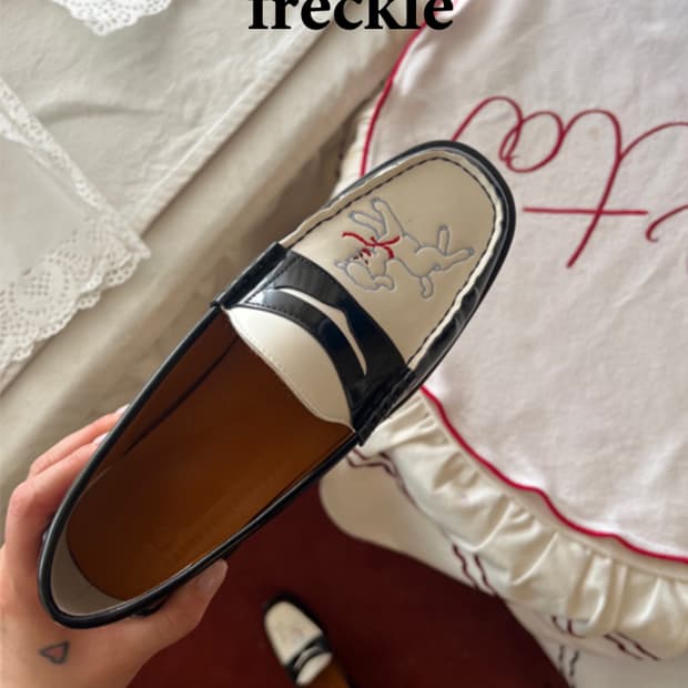 구매)) 프레클 로퍼 sheep needlepoint loafer 구해요