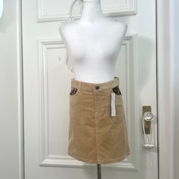 beige corduroy loepard point skirt