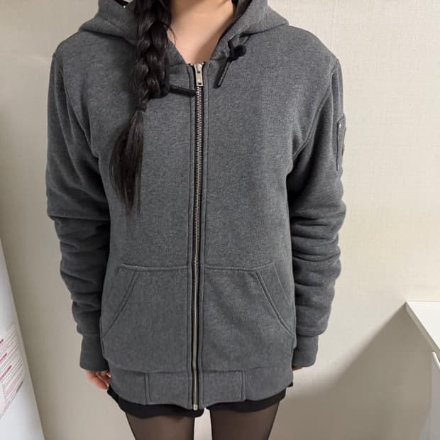 무스너클 버니스웨터 s