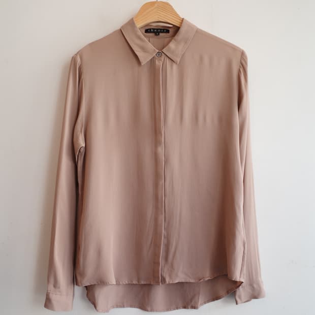 theory 띠어리 실크100 블라우스 (MADE IN JAPAN)