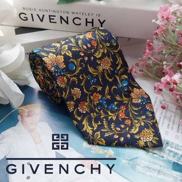 지방시 실크 네이비 플로럴 패턴 넥타이 9.7cm A+등급 K1469
