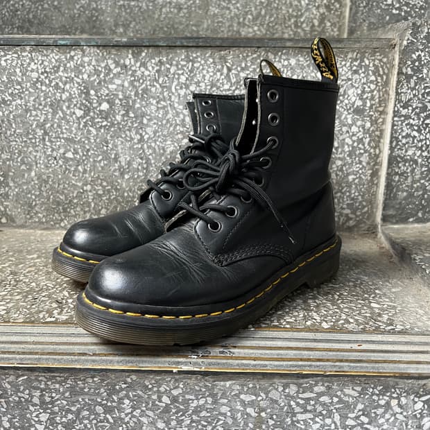 닥터마틴 1460 8홀 부츠