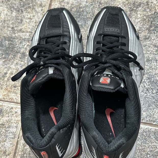 나이키 샥스 R4 245