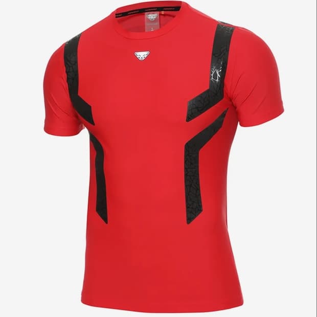 다이나핏 TECH (테크) α 반팔티 레드