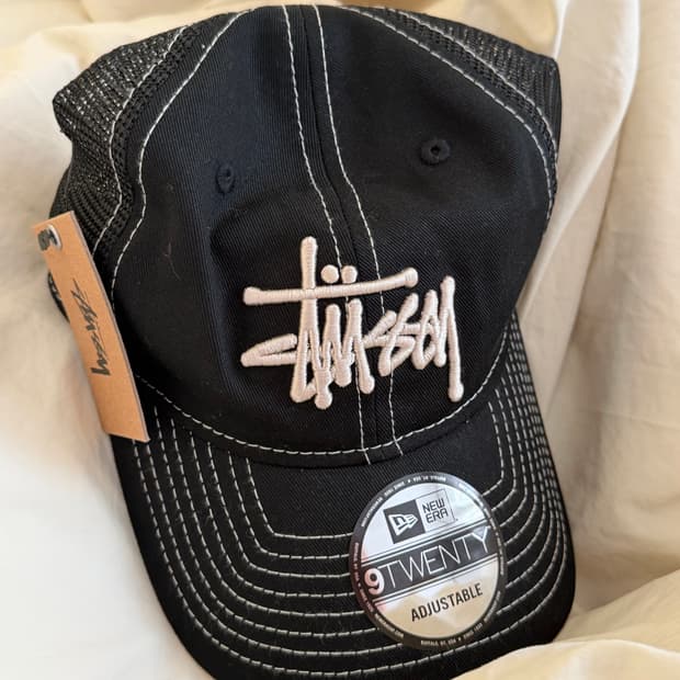 스투시 뉴에라 9twenty 베이직 트러커 블랙