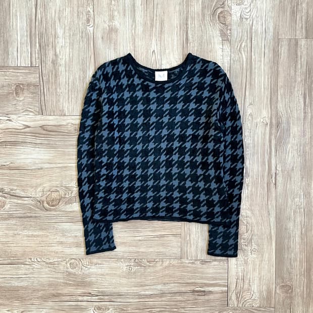 MACOS 크랙 패턴 크롭 스웨터