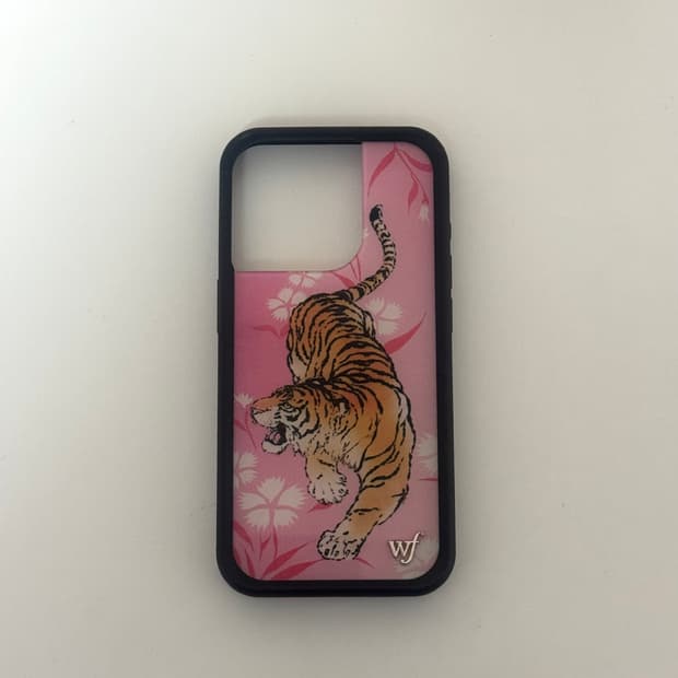 와일드플라워 tiger blossom 케이스 아이폰 15프로