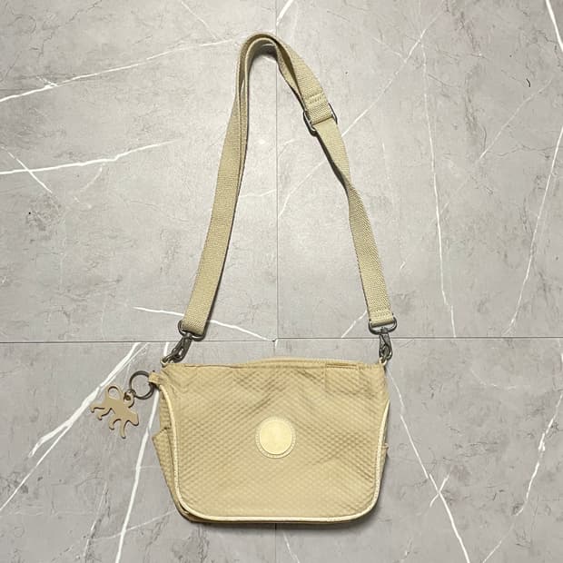 팔로워 특가 키플링 크림 미니 크로스백 키링 가방