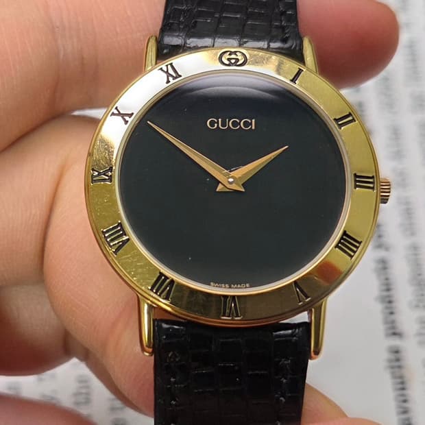 빈티지 구찌 클래식 3000.2.M 오닉스블랙 칼침핸즈 로만베젤 
