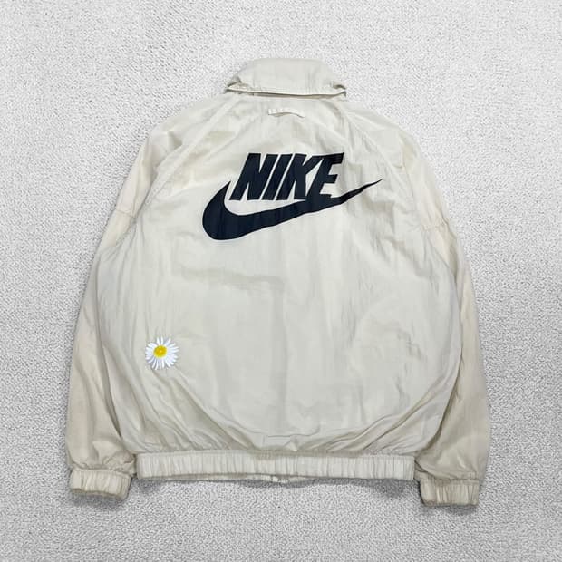 나이키 빅 스우시 데이지 바람막이 자켓