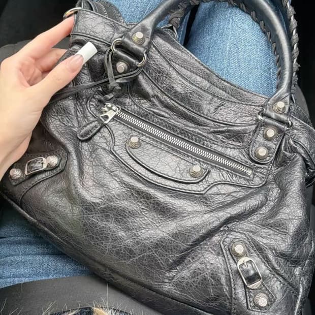 발렌시아가 모터백 퍼스트 다크그레이 s사이즈 상태 A+