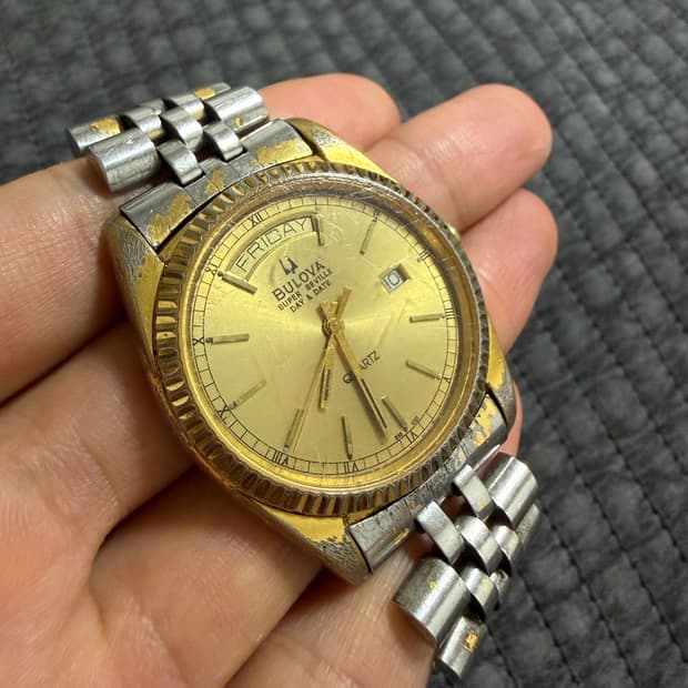 부로바 BULOVA 슈퍼세빌 데이데이트 쿼츠 금장 시계