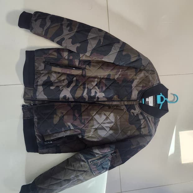 [캘빈클라인] 남여공용 퀼팅 봄버 베이스볼 자켓 점퍼