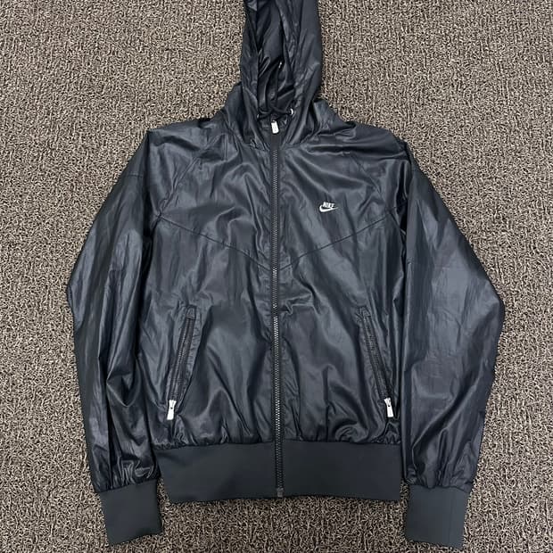 NIKE 나이키 유광 여성 바람막이 자켓 블랙 90(L)