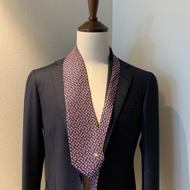 던힐(Dunhill) 명품넥타이 100실크 기하학적패턴 9.5cm