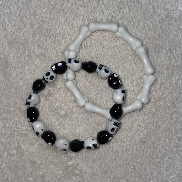 Hand made-skull bone bead bracelet