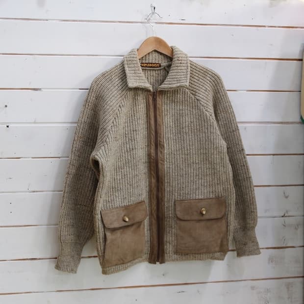 (착용컷) DIPLODOCUS 스웨이드 니트 자켓 (남성용 100)