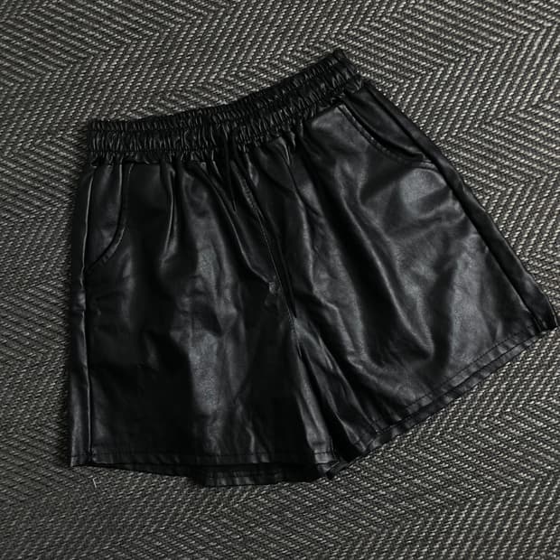 빈티지 우먼스 비건 레더 버뮤다 하프 팬츠y 3396