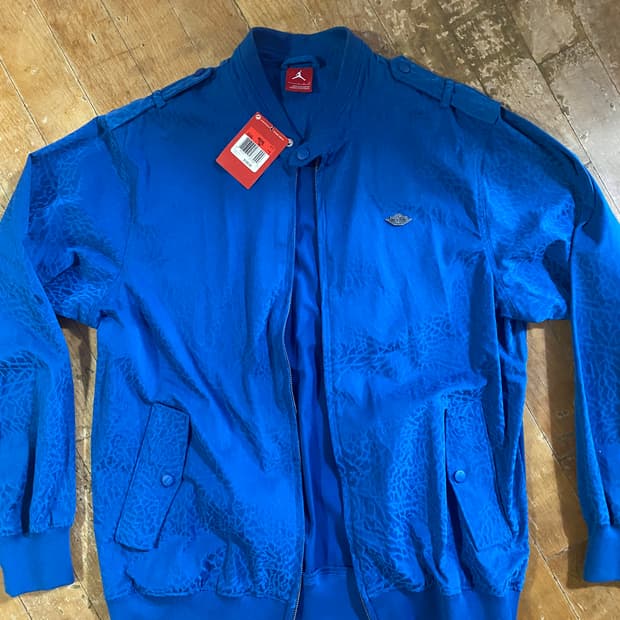 (새상품)나이키 조던 남성 봄버 자켓 L