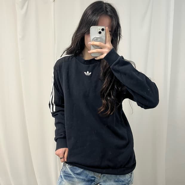 Adidas Black Center Logo Sweatshirt 