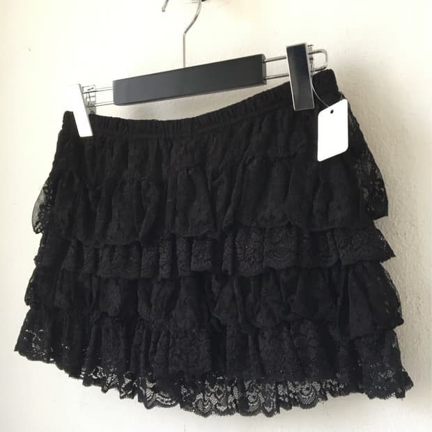 Lace layer short
