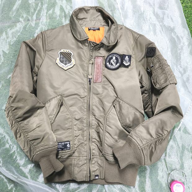 IZZUE 패치 MA-1 항공점퍼 / 카키 / 밀리터리 무드