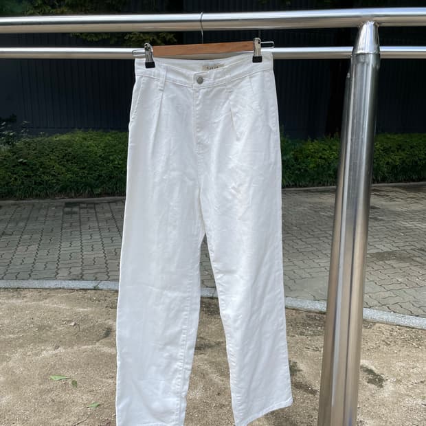 white pants