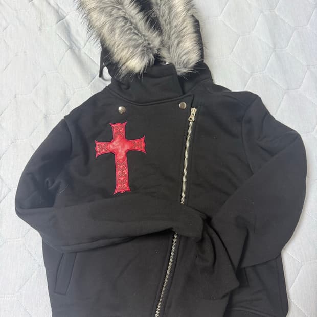 러브이즈트루 퍼 후드집업