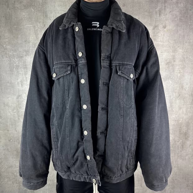 칸예와 샤이가 입은 발렌시아가 데님 패딩 자켓 흑청