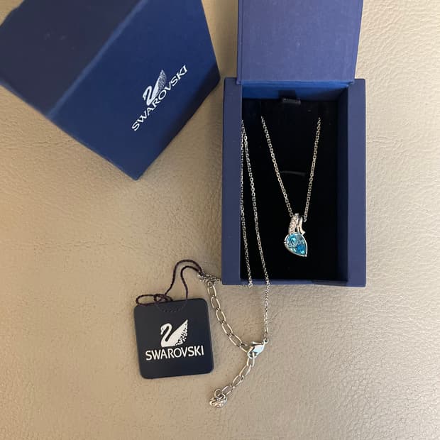 [미사용]스와로브스키 정품 크리스탈 아쿠아블루 목걸이 박스 및 태그 포함