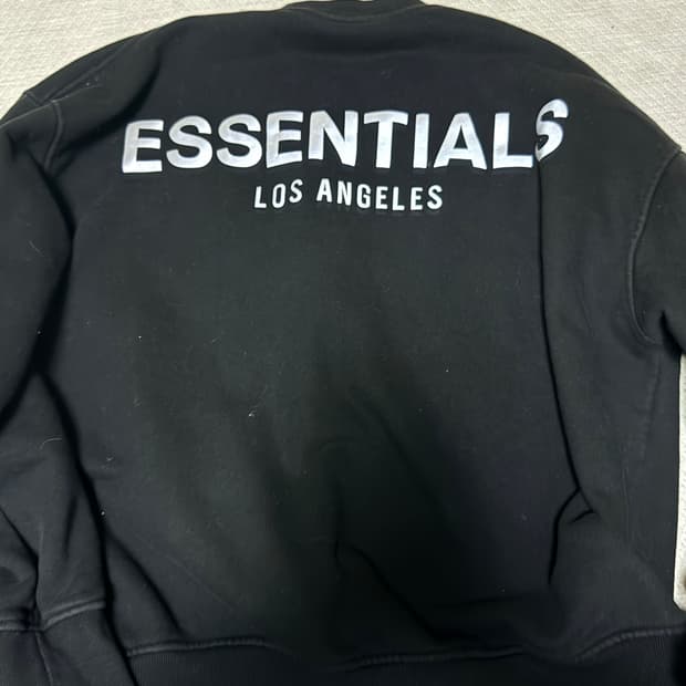 이센셜 맨투맨 블랙 L