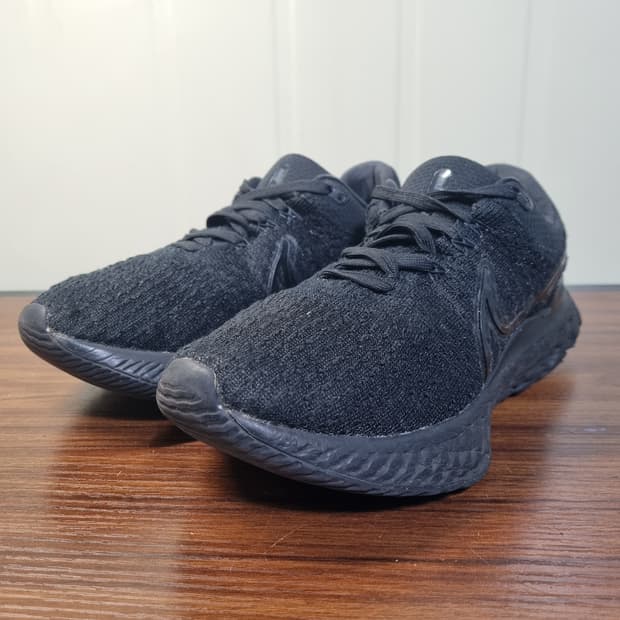 나이키 리액트 인피니티런 플라이니트3 260