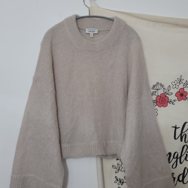 앤아더스토리즈 와이드 소매 모헤어 스웨터