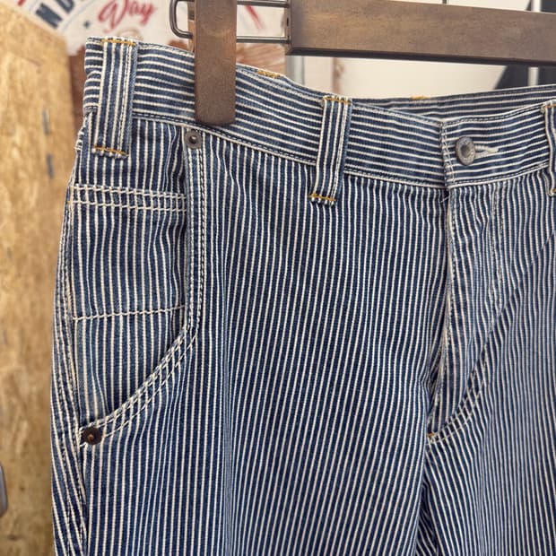 꼼사이즘 카펜터 스트라이프 데님팬츠