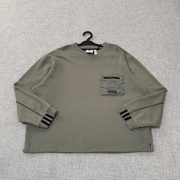 아디다스. 박스핏. 라운드맨투맨 5246