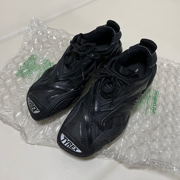 [발렌시아가] 타이렉스 42