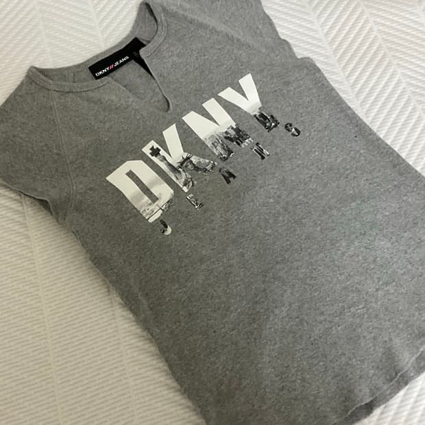 DKNY 상의