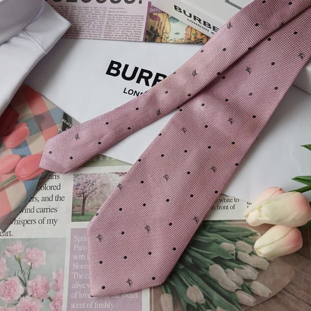 버버리 실크 핑크 도트&기마사 자수 넥타이 9.7cm B등급 A18910