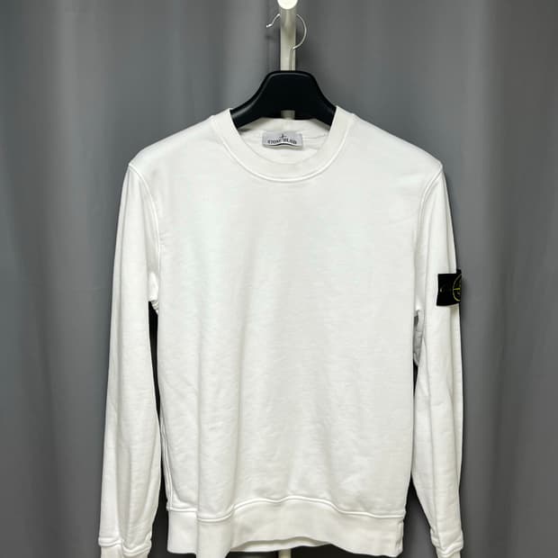 [정품] L 스톤아일랜드 와펜 맨투맨 화이트