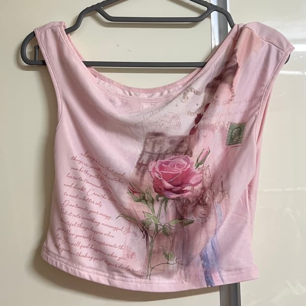원숄더 장미 프린팅 티셔츠