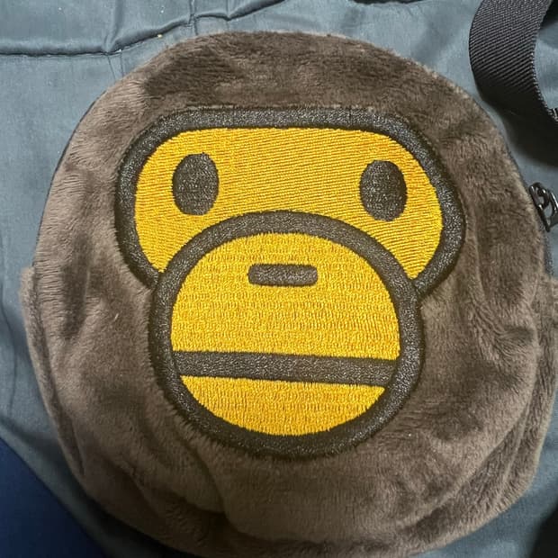 베이프 슈프림 키링 지갑 가방 등