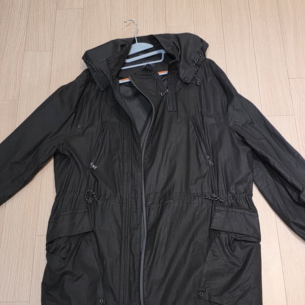 휴고보스 피쉬테일 실루엣 밀리터리 자켓