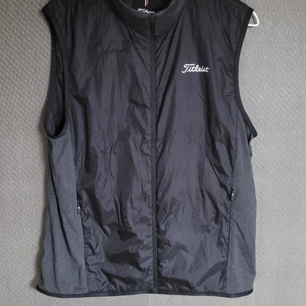 타이틀리스트 패딩조끼