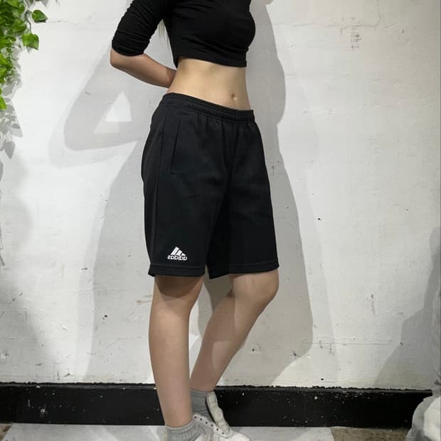 아디다스 블랙 추리닝 화이트 로고 반바지 버뮤다 팬츠 L