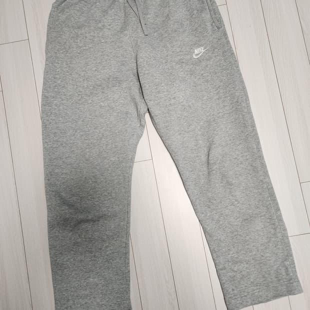 

나이키 클럽 플리스 기모 트레이닝 팬츠 BV2708-063 사이즈L
