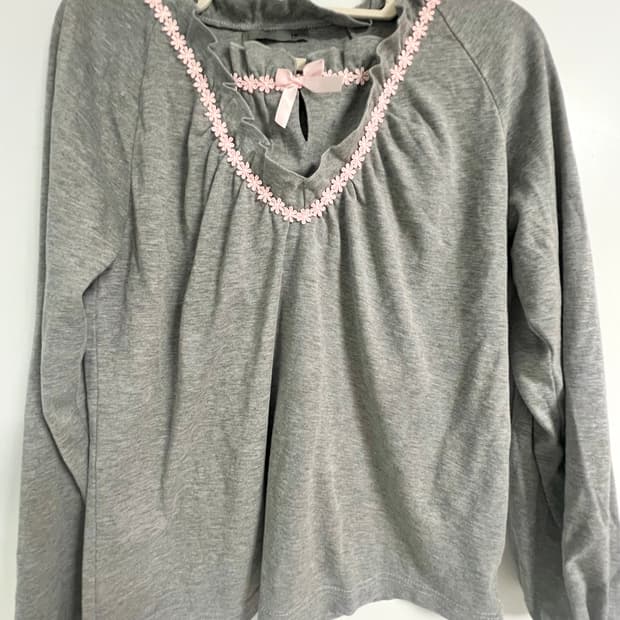 러블리 플로어 긴팔티셔츠