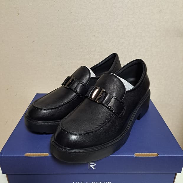 (새상품) 락포트 램스킨 로퍼